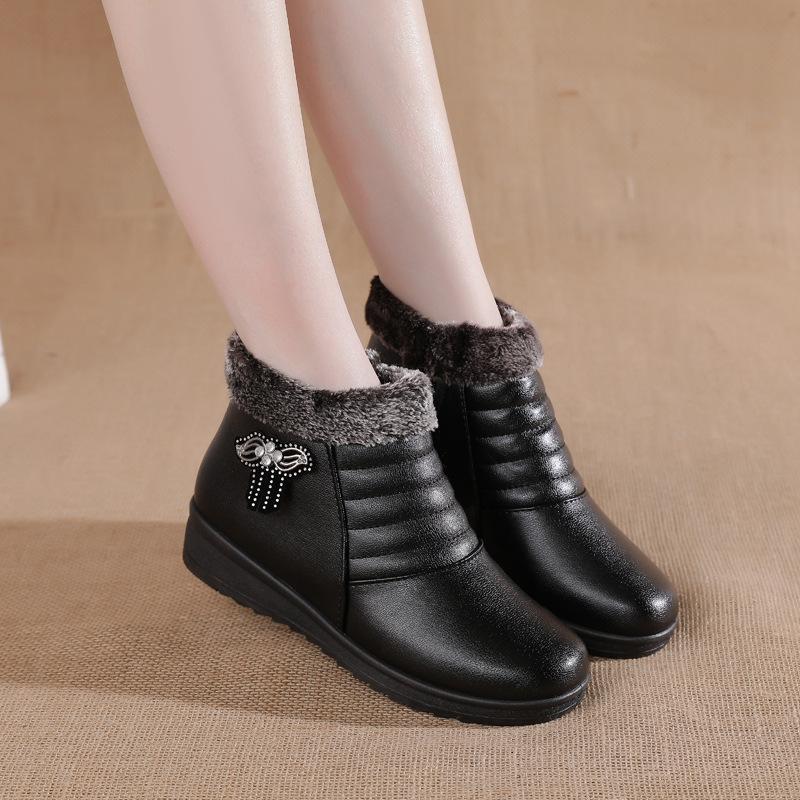 Winter Casual Shoes In People's Cotton Shoes Large Size Warm and Comfortable Velvet Non-slip Flat-soled Leather Shoes