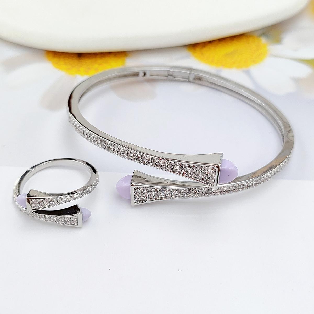 

2025 Новый Милый Женский Модный Набор Браслет и Кольцо Камень конфетного цвета Простой Открытый Браслет-манжета Кольцо Арабский Ближневосточный Набор с цирконами фиолетовый