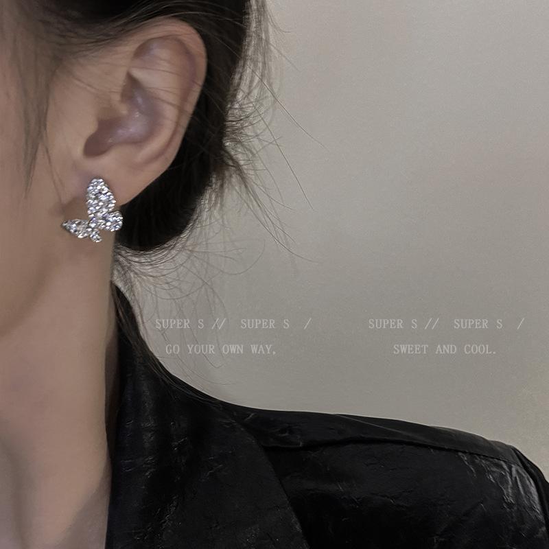Super fairy exquisite full diamond butterfly earrings women's light luxury sweet high-end stud earrings Korean simple small exquisite earrings