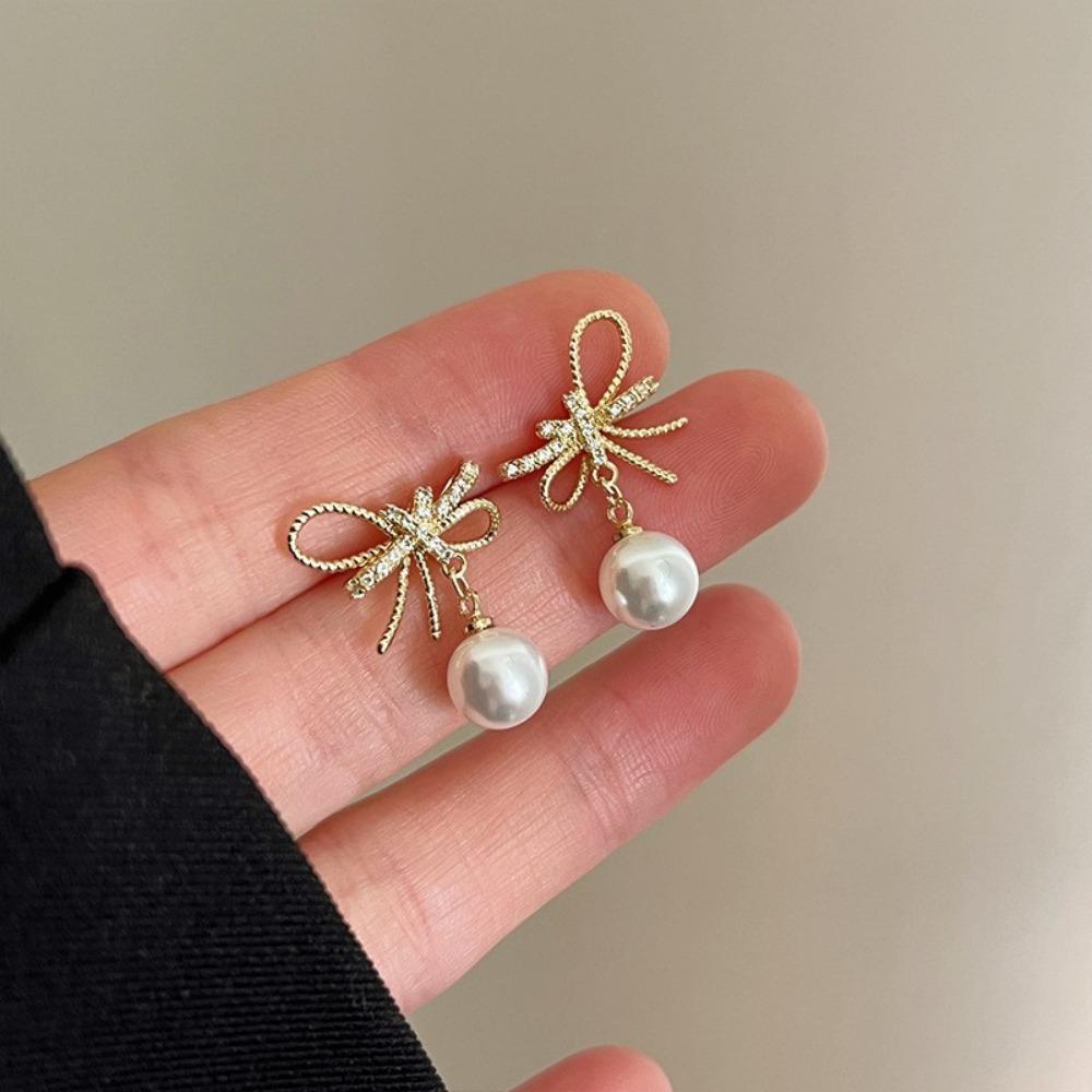 Cercei cu perle Cercei de damă de înaltă calitate