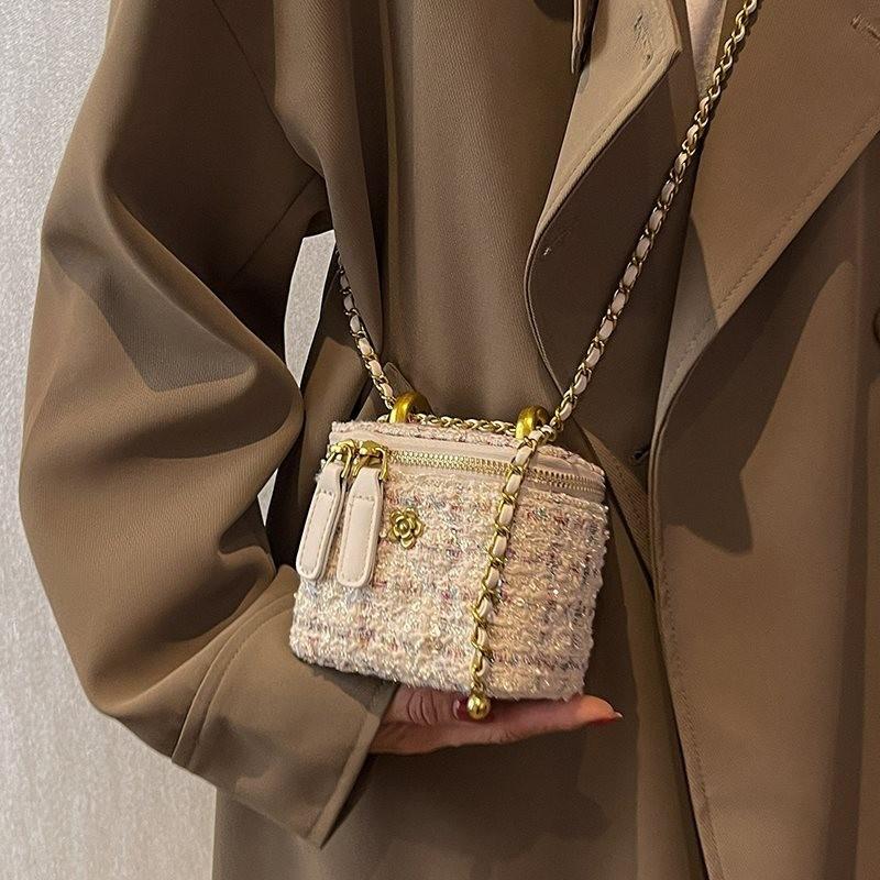 Elegant Mini Chain Bag For Women Stylish Box Design Soft Polyester With Multiple Colors