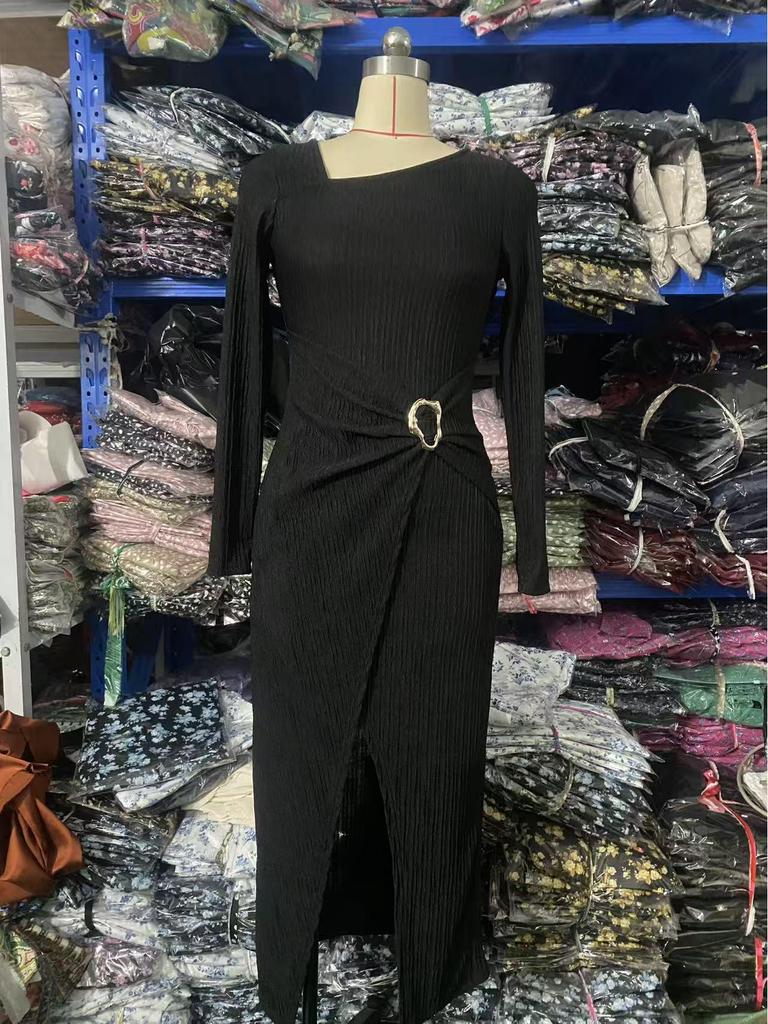2026 Korean European Style Split Maxi Dress - Elegant Slim Fit Knit with Long Sleeves and Hip-Hugging Design