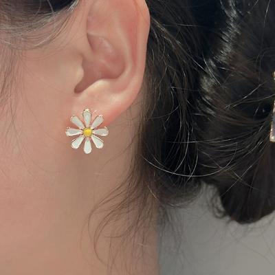 1 pár trendových unikátních elegantních jemných lehkých luxusních malých sedmikráskových náušnic pro ženy a dívky, jemné šperky, dárky