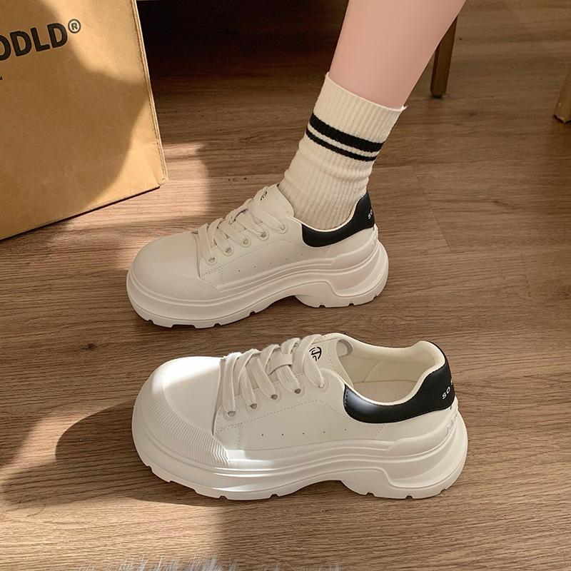 Platform white shoes women's 2025 spring new versatile Korean version of board shoes popular high-end lace-up sports and leisure shoes