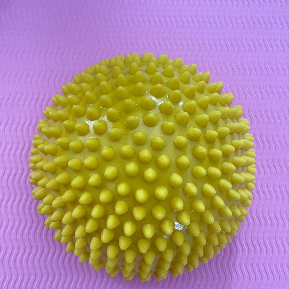 

Сенсорный мяч из ПВХ с шипами дуриана: Детская йога, массаж, баланс и тактильная тренировка полусфера. 16*8CM Durian Ball (without Pump) жёлтый