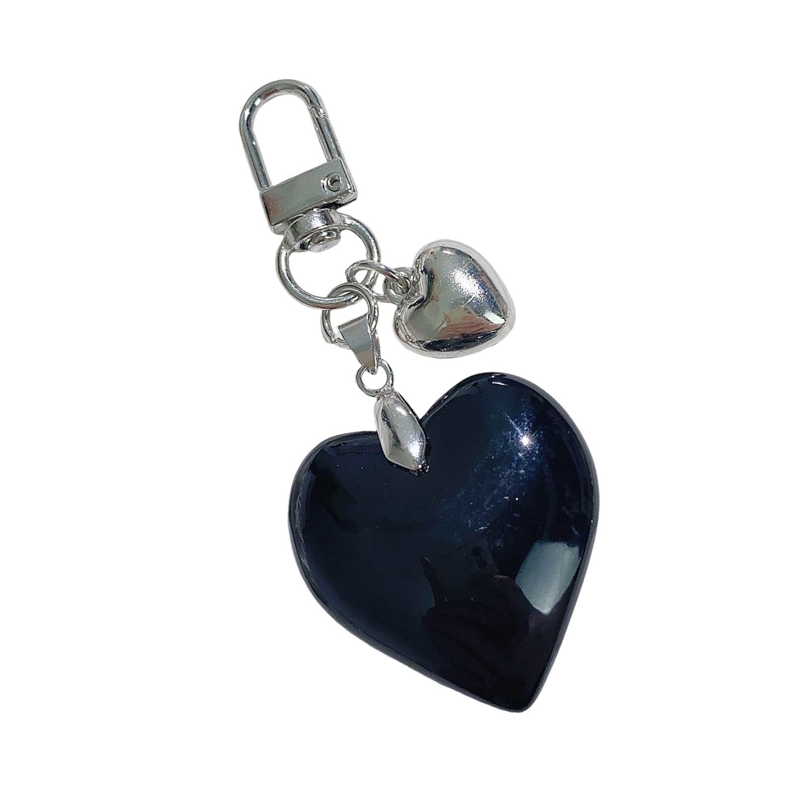 

Красивый аксессуар в форме сердца Модный брелок Сплавная текстура Брелоки в форме сердца Подходят для вечеринок и повседневной одежды