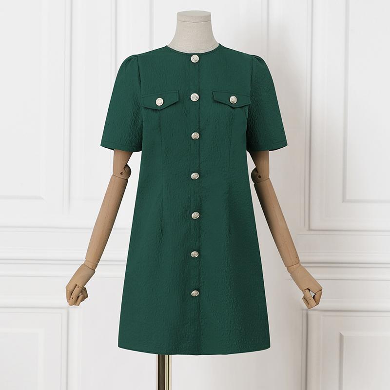 

Летнее женское мини-платье на пуговицах с короткими рукавами