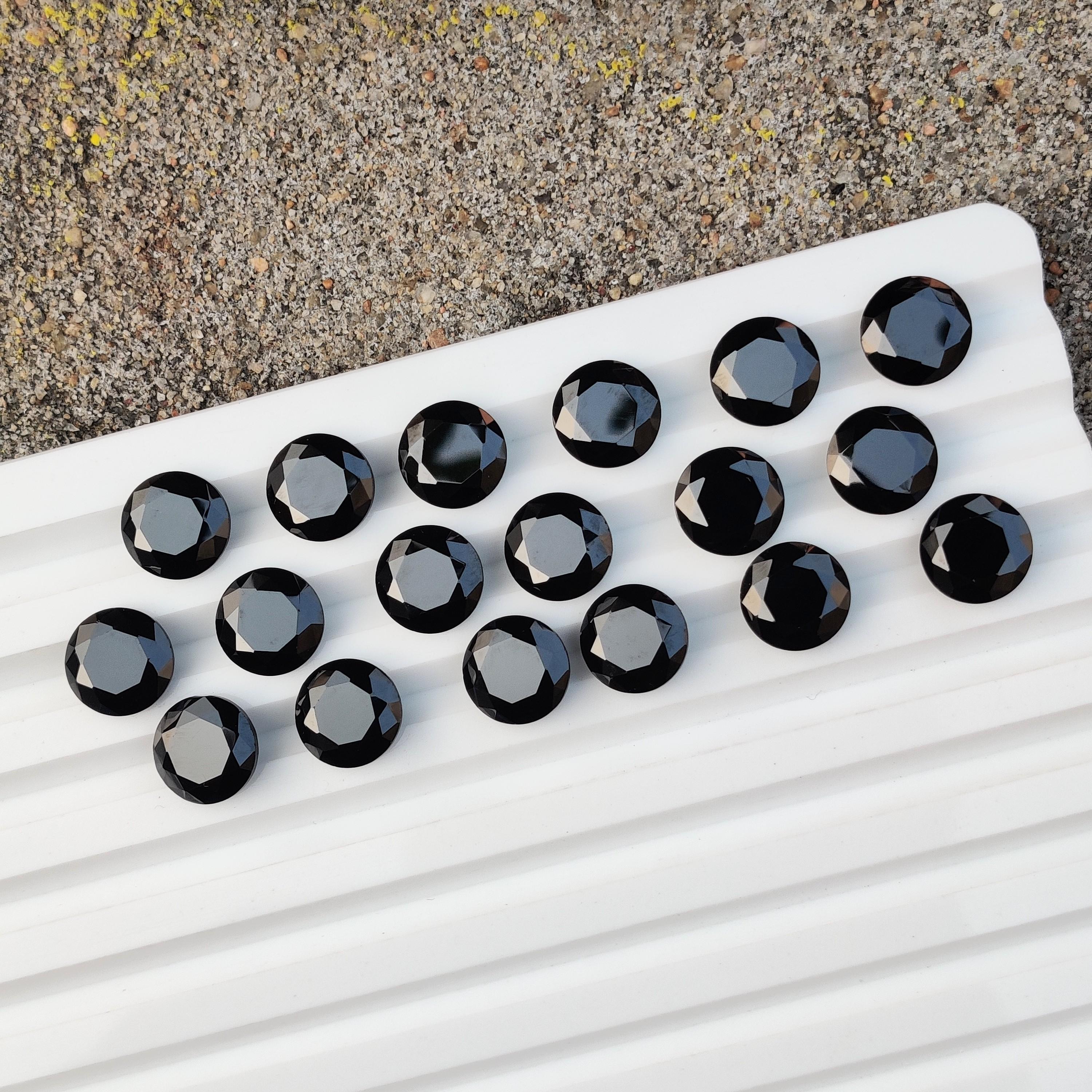 

Партія чорних цирконів, круглі фасетні камені, розмір 10 мм, круглий циркон. 1 Pc Black Round