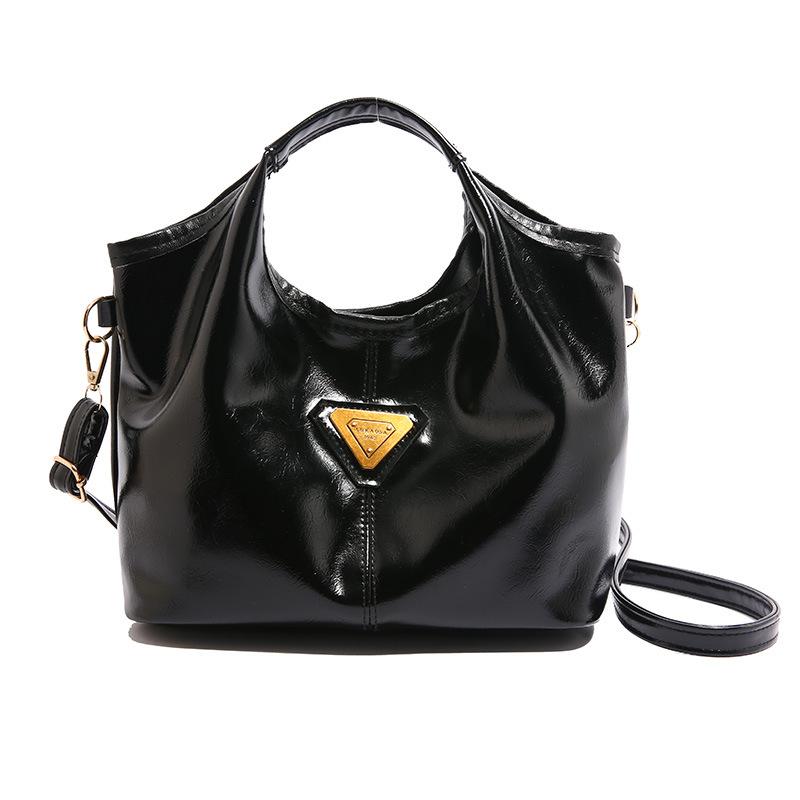 2025 winter new Korean version personalized fashion portable bucket bag retro high value commuter shoulder messenger bag