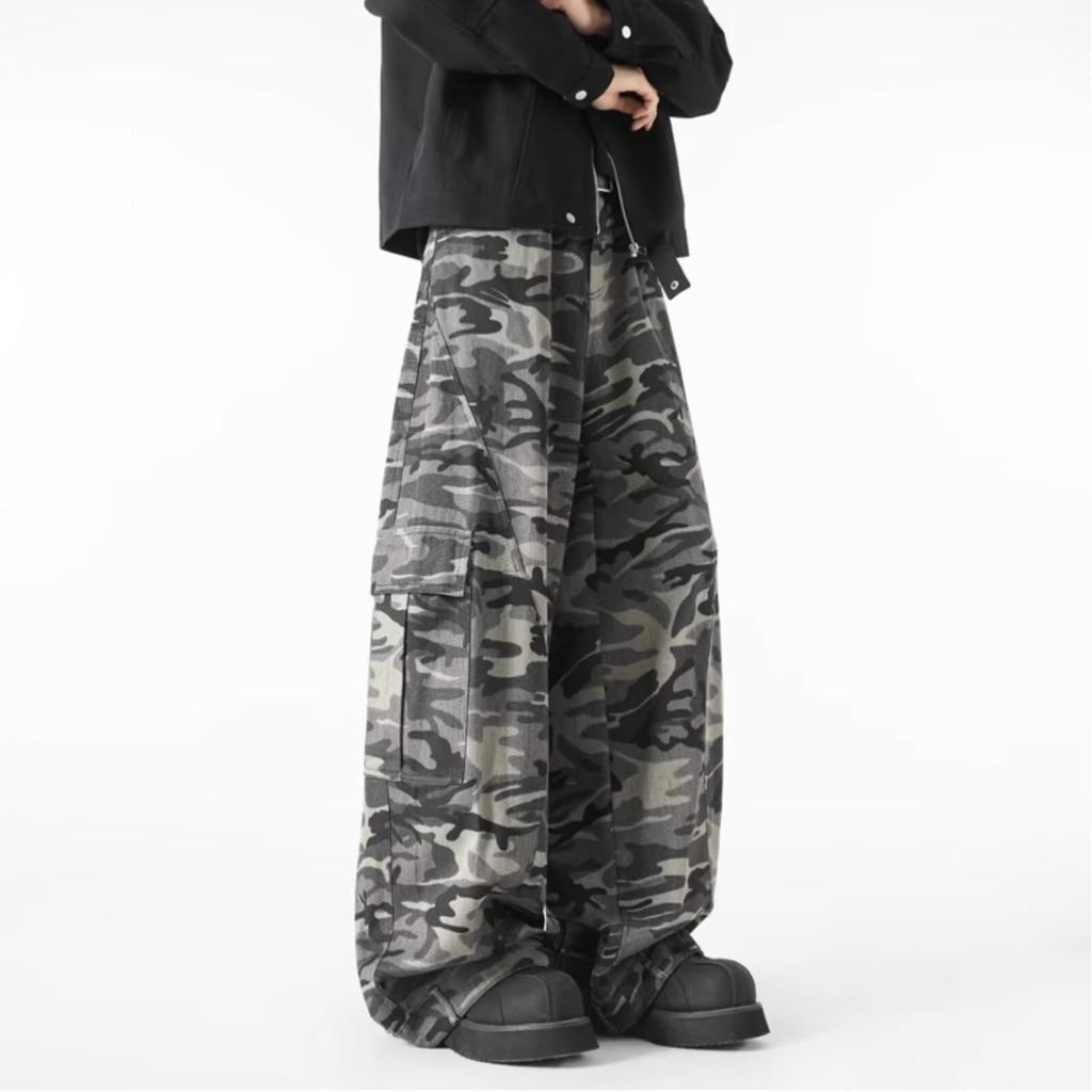 American Retro Baggy Camouflage Unisex Jeans: Trendy, Loose, and Versatile Streetwear Workwear.