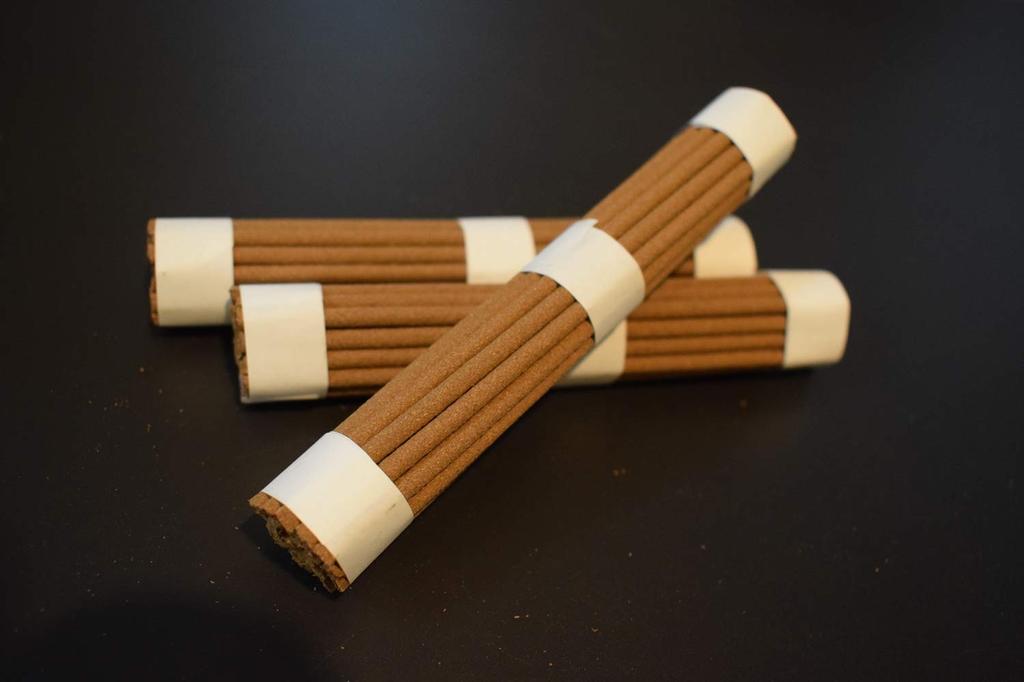 Awaji Baikundou Goma Incense Sticks, Medium Bundles, 50 Sticks (Gomasenko), Thick, for Grave Visits, Bundles, Offerings, High Smoky, #510