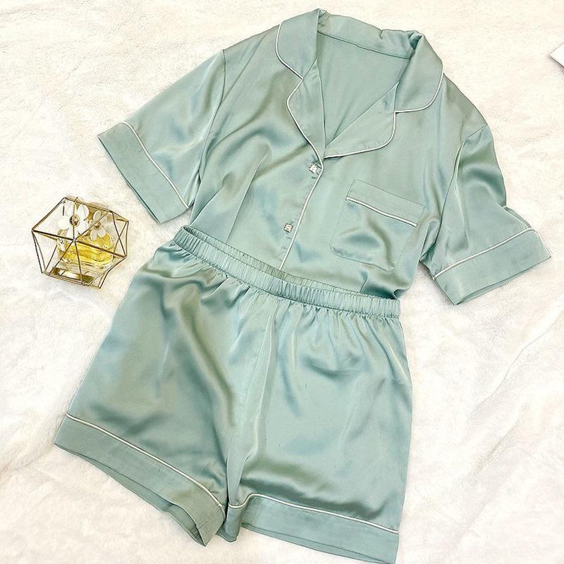 

Women s Summer Ice Silk Pajama Set: Stylish Short Sleeve Two-Piece That Can Be Worn Outdoors. M (80-100 jin)