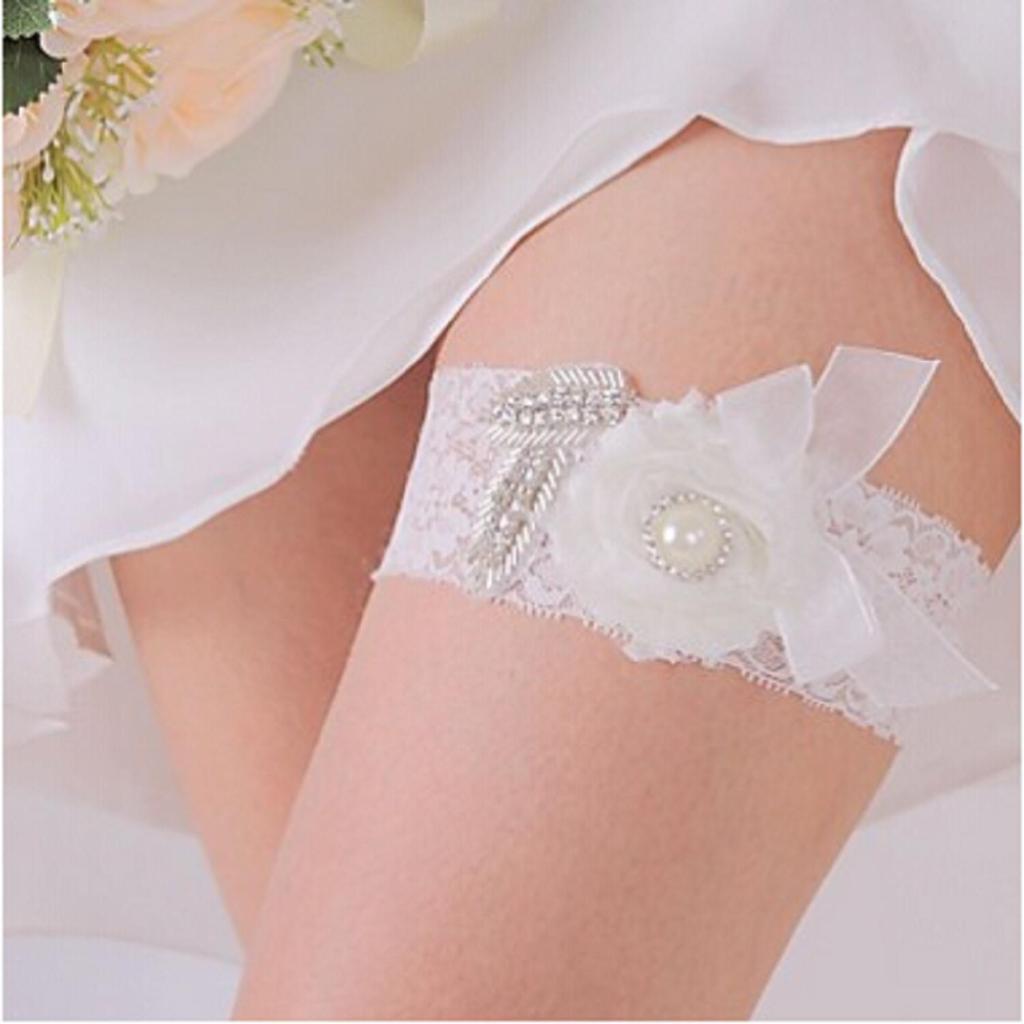 Western Wedding Bride Garter with Lace Floral Applique Decoration