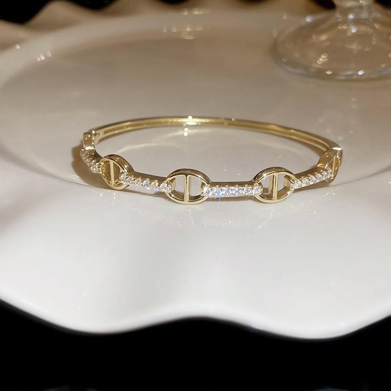 2025 Luxe Gold-Plated Diamond Letter Bangle: Versatile & Elegant Women's Jewelry
