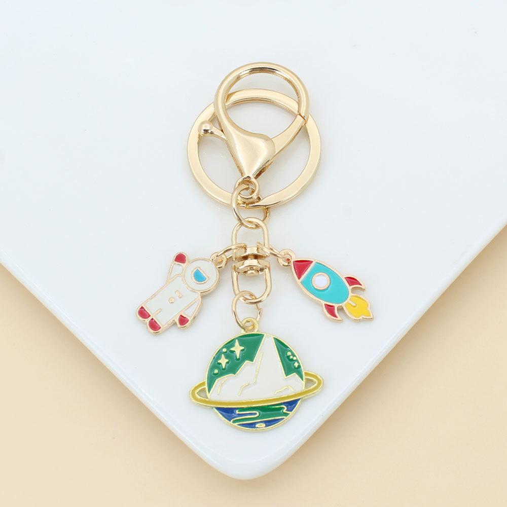 Eiffel Tower & Statue of Liberty Souvenir Keychain - World Scenery Gift Pendant