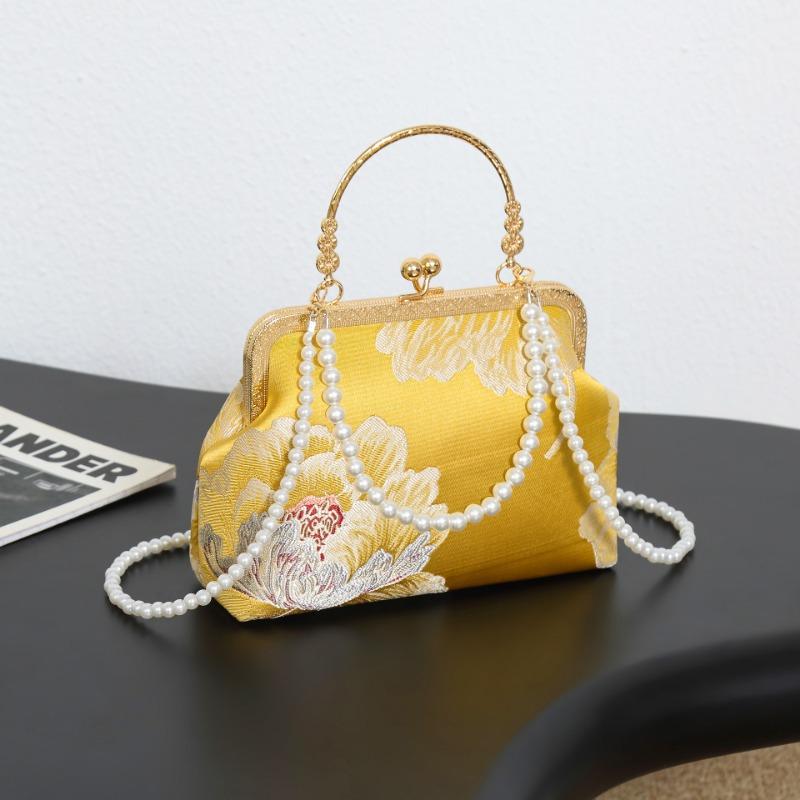 Women's Clutch Bag Embroidered Messenger Bag Retro Temperament Handbag Women's Bag with Horse Dress