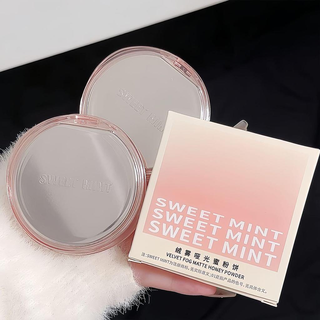 SWEET MINT Velvety Matte Pressed Powder: Smooth application, natural finish, perfect for beginners and students.