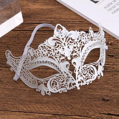 Creative Retro Half Face Mask Vintage Handmade Masquerade Mask Hollowed-out Half Face Metal Eye Mask Facial Jewelry Accessories