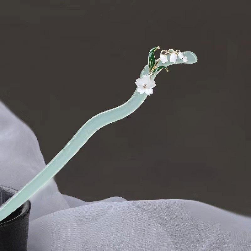 Diamantbesetzte Haarnadel mit Lotusquaste: Eleganter chinesischer Stil mit Perlenblumen- und Friedensschloss-Design, perfekt für Frauen.