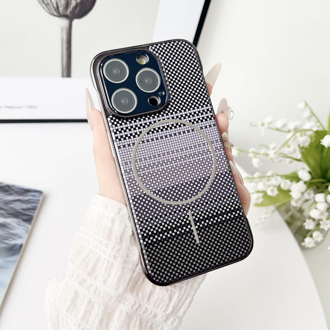 

Чехол для iPhone 16 Pro Max Модный Защитная задняя панель из углеродного волокна с поддержкой MagSafe Без боковой рамки Задняя крышка iPhone 16 Pro Max