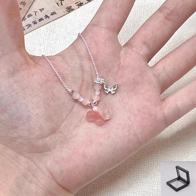 Collier Papillon Rose Glacé Transparent - Design de Luxe, Chaîne Clavicule Douce et Polyvalente avec Cordon Tressé Tendance pour Femmes