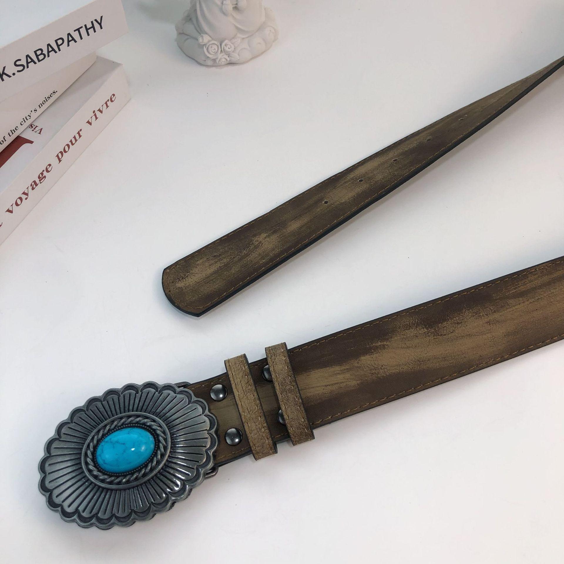 

Ретро Дворцовый Стиль Этнический Стиль Персонализированный Ремень Женский Высококлассный Сенс Узор с Драгоценными Камнями Головка с Кнопкой Джинсовый Ремень Женский 105cm темно-коричневого