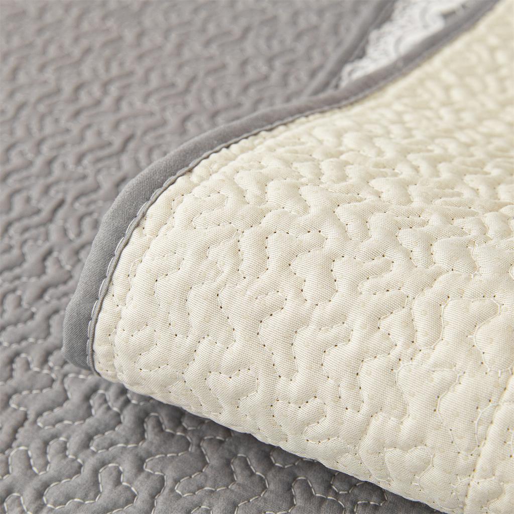 1 szt. Prosty pikowany pokrowiec na sofę z koronkową dekoracją, pokrowiec na poduszkę sofy do salonu, ręcznik na sofę na cztery pory roku, antypoślizgowy pokrowiec