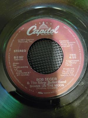 7inch Record BOB SEGER & THE SILVER BULLET BAND - Shame On The Moon / House Behind Th B5187 Capitol Records 1982 US Rock Used