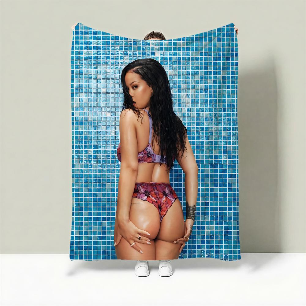 Singer R-Rihanna Throw Lightweight 240g Flannel Blanket Soft Skin-friendly for Summer Cooling 75X95CM