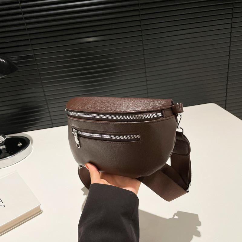 Trendy Saddle Bag With Wide Straps Unique Design Fashionable Shoulder Crossbody Purse коричневый