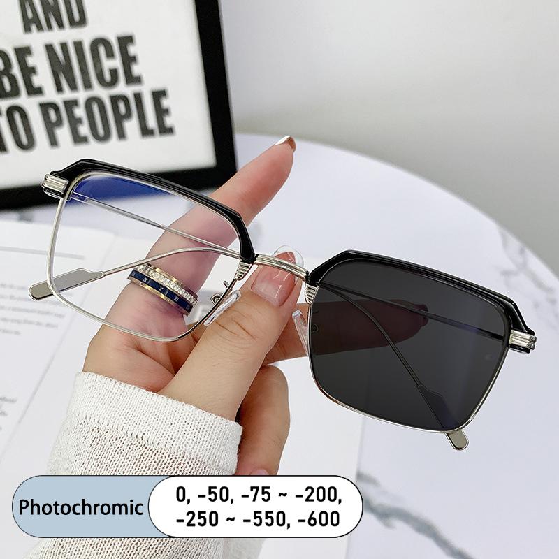 New Fashion Brand Design Women Eyebrows Eyeglass Frame Anti Blue Light Short Sight Prescription Myopia Glasses Photochromic -1.5
