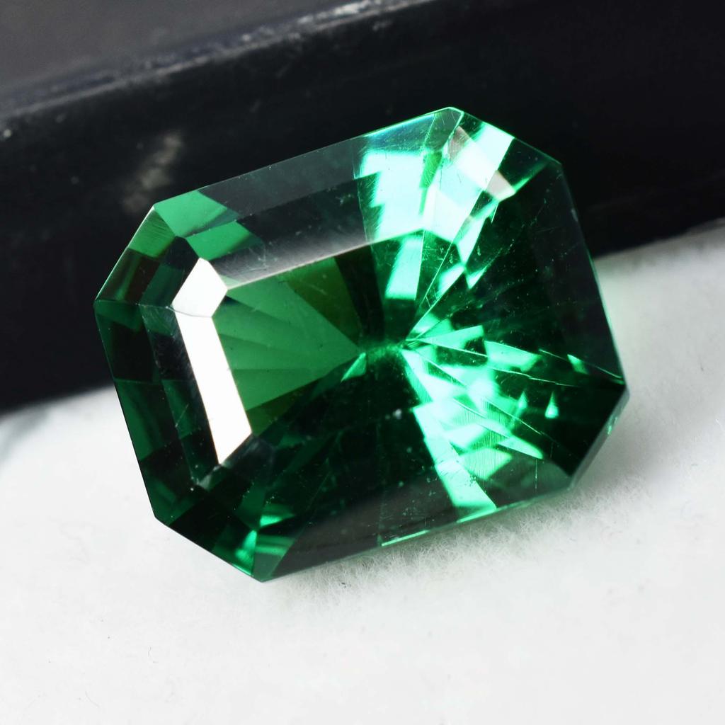 10.50 Ct Natural Garnet TOP QUALITY Emerald Cut Green Loose Gemstone