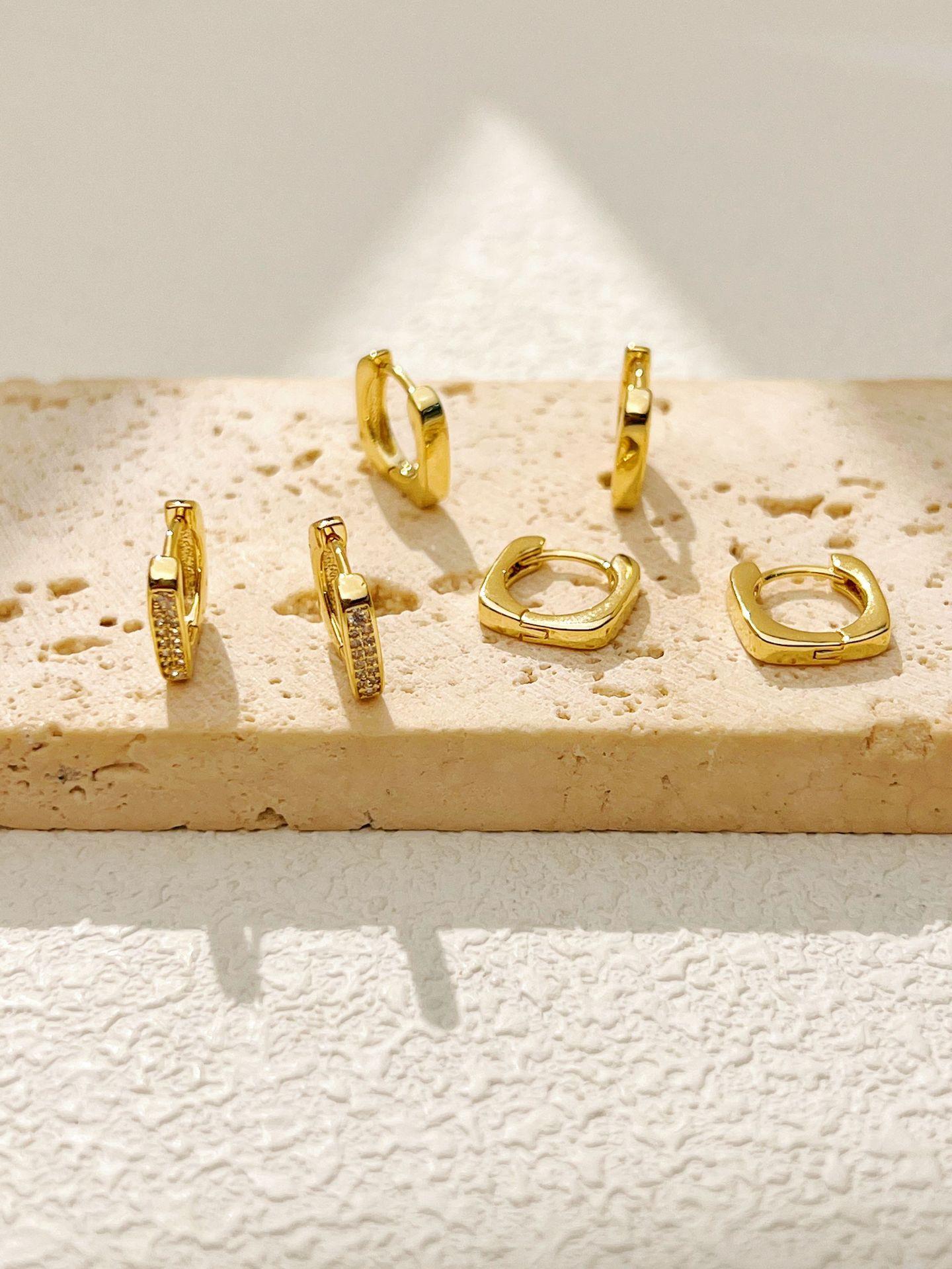 Simple and Elegant square Three-piece Earrings As Fashionable Accessories золотой
