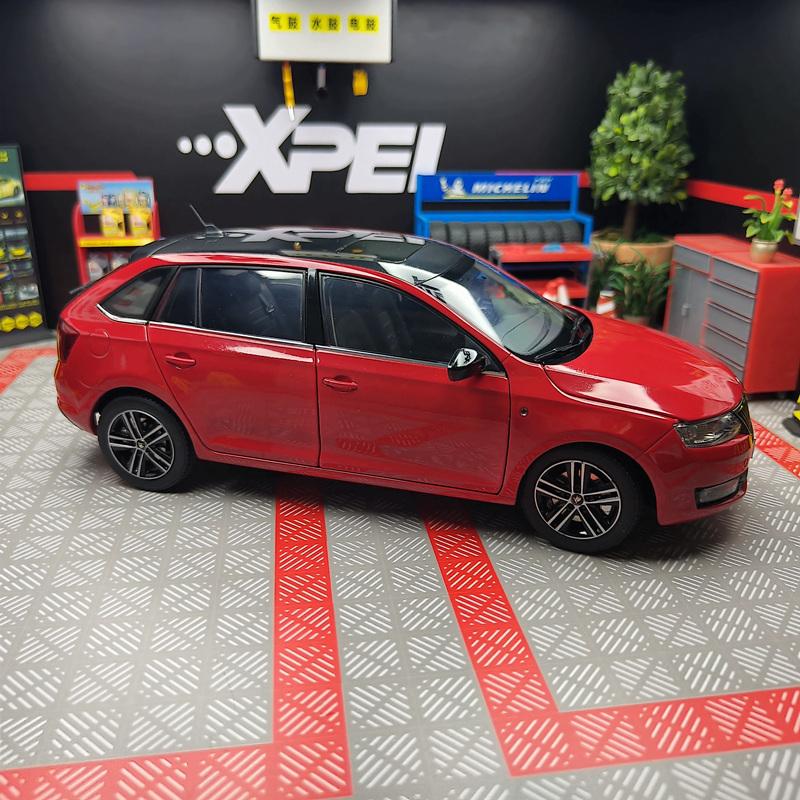 1:18 SKODA Rapid Spaceback Alloy Wagon Car Model Diecast Metal Travel Vehicles Car Model Simulation Collection Children Toy Gift
