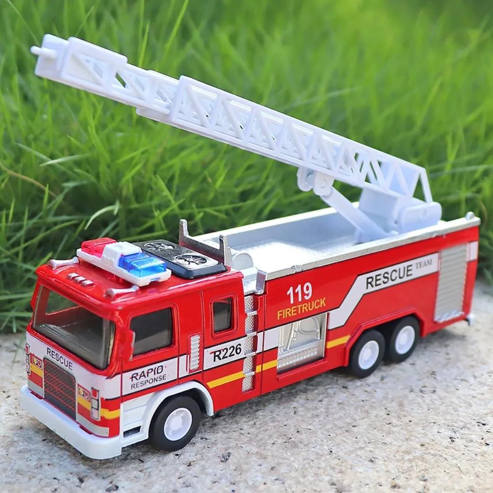 1:32 Fire Truck Model Toy Car Alloy Body Rubber Tire Music Light Pull Back Climbing Water Tank 119 Vehicles Models Toys Gifts