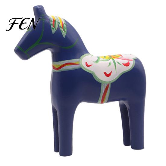 Figurina di Animale in Legno Artigianale Cavallo di Troia Dala Dipinto a Mano, Statua Rustica in Legno Massiccio, Ornamento Decorativo da Tavolo per Casa Fattoria