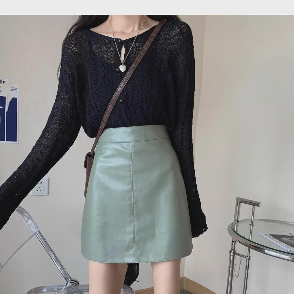 Women's 2023 Retro High-Waist PU Leather Skirt - Slim, Short, Black, Korean-Style for Autumn/Winter Fashion.