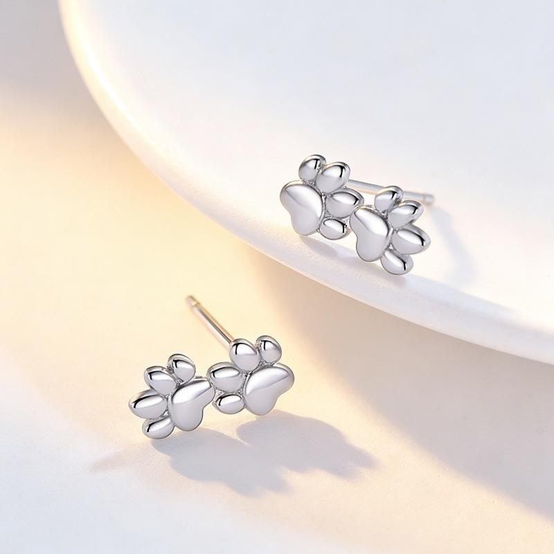 Cat Claw Fun Cute Small and Simple 925 Sterling Silver Jewelry Ins Exquisite Niche Design Stud Earrings 3957