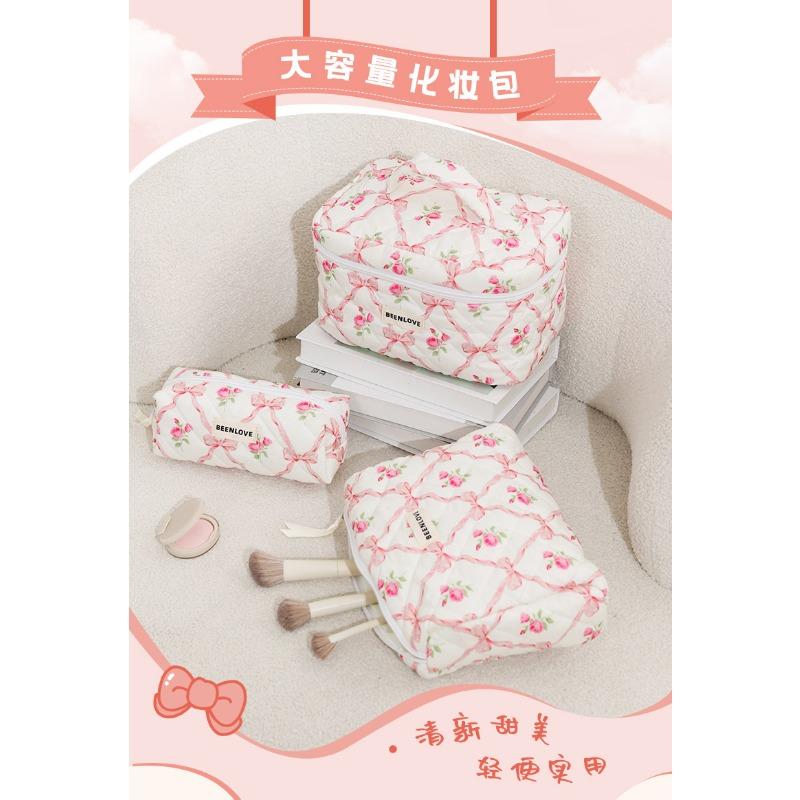 Fashion Large Capacity Quilted Bow Flower Pattern Cosmetic Bag For Women