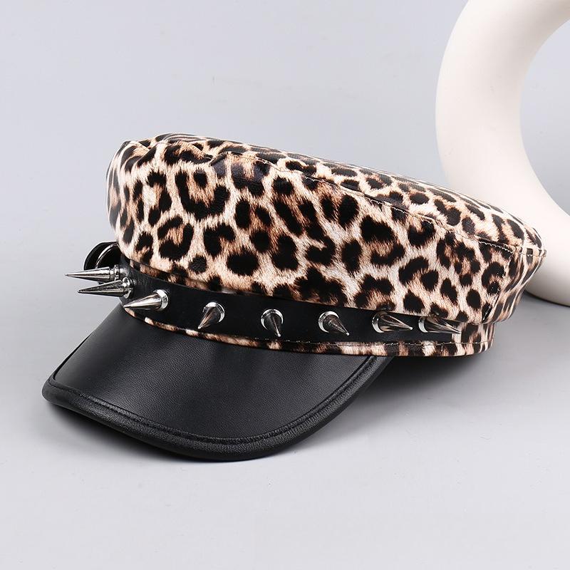 Punk Stil Flache Kappe Herren und Damen Persönlichkeit Leder Lange Nieten Leopardenmuster Silberne Kappe