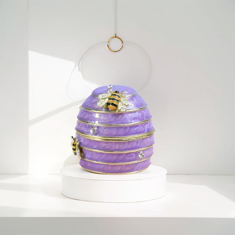 

Enamel Hand-Painted Bee & Honeycomb Decorative Box, Alloy Jewelry Box & Festival Gift 6*6*6.8CM фіолетовий