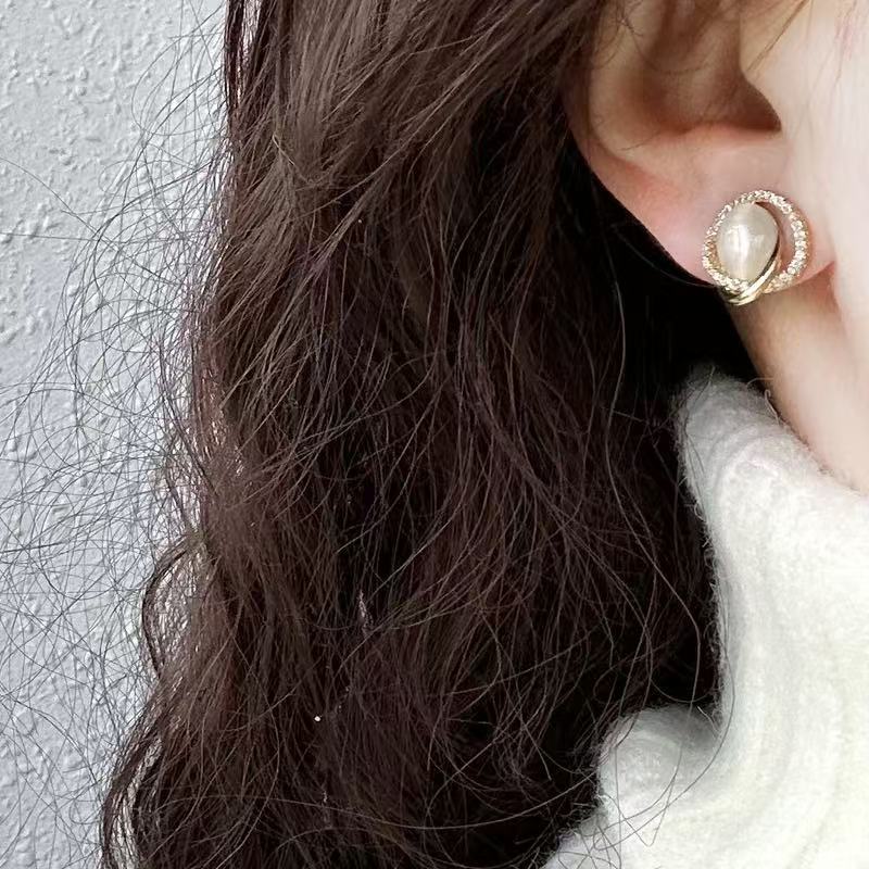 New Opal Round Inlaid with Micro-diamonds, High-end Gentle Champagne Stud Earrings, Ear Jewelry Women