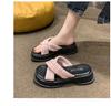 New Thick Soled Flip-flops for Women Retro Square Head Fashion Women Wearing Beach Shoes