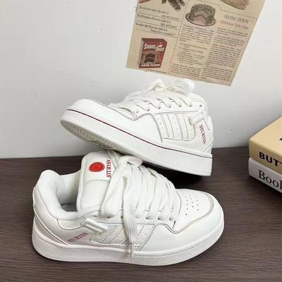2025 New Niche Retro Skateboard Shoes Ins Trendy New Chinese Street Shooting High Value Sports and Leisure White Shoes Women