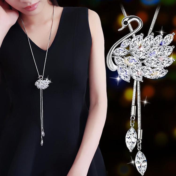 1PC Women's Fashion Metal Rhinestone Flower Rose Long Necklace Sweater Chain Accessories for Women Travel Party Jewelry Festival Gifts