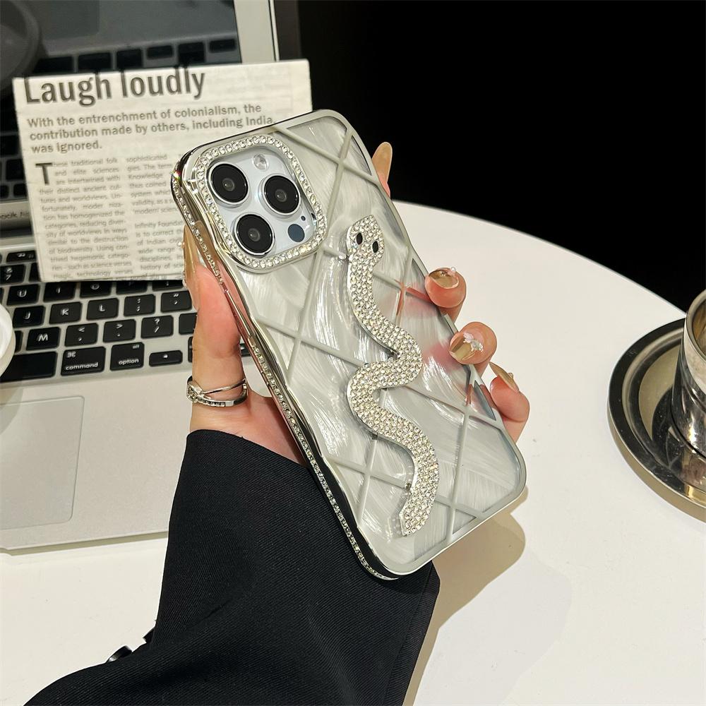 

For iPhone 15 Pro Max Case Snake Rhinestones Decor TPU Phone Cover with Luster Card Paper Rhombic Pattern Black