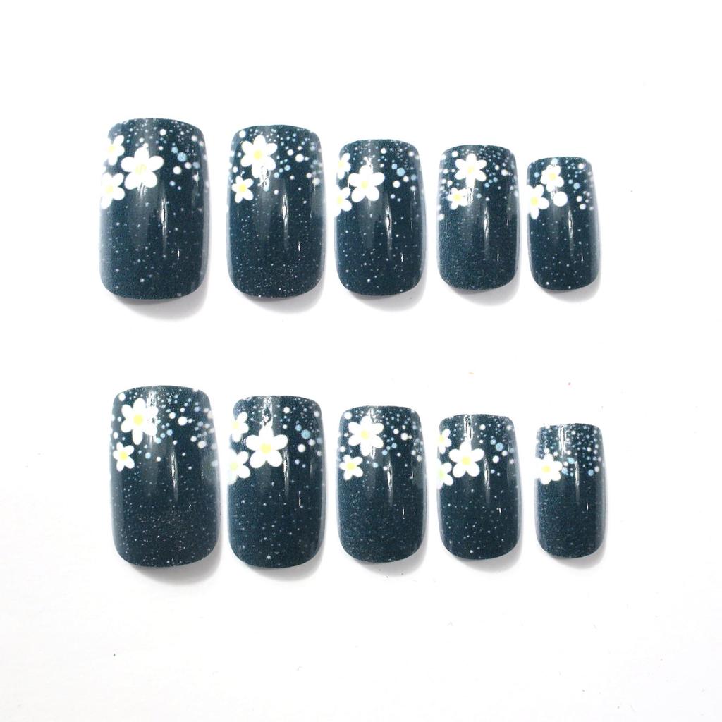 Trendy 24-Piece Starry Dream Flowers & Polka Dot Medium Wearable Nails