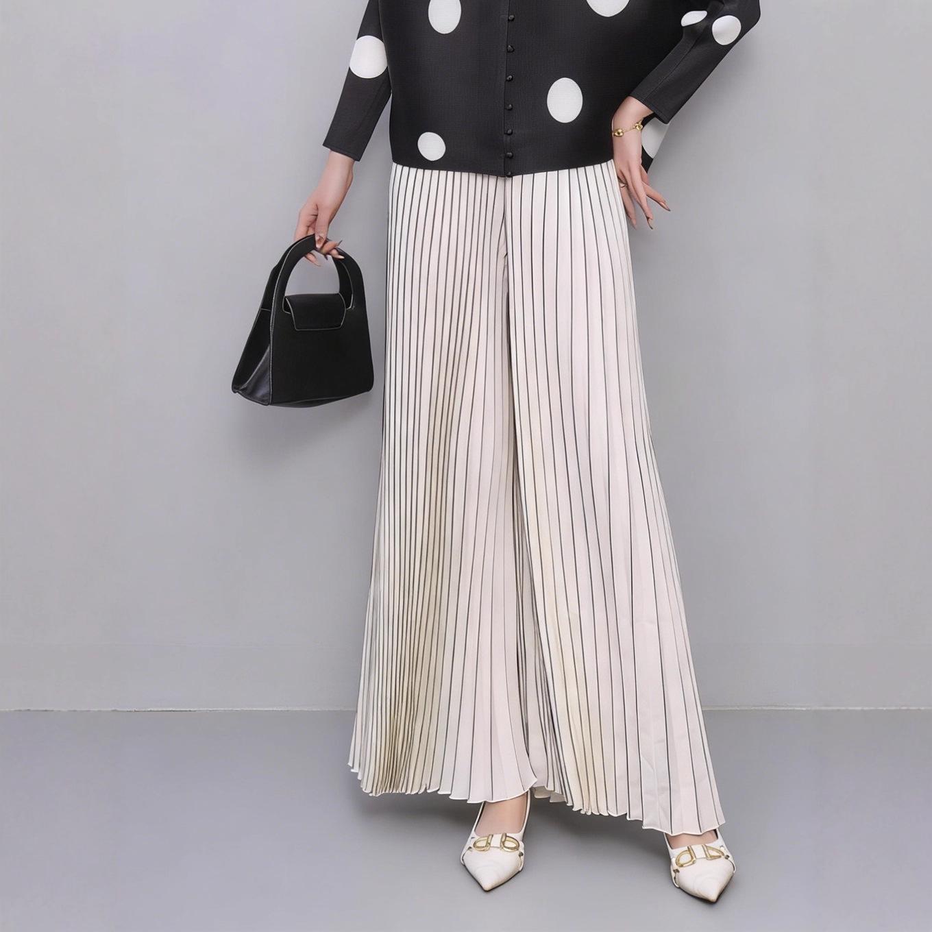 

Miyake Women s Plus Size Beaded Top & Wide-Leg Pants Set One Size