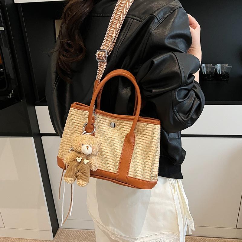 

Niche contrasting color bag women s new versatile messenger bag fashionable portable bucket bag summer small bag