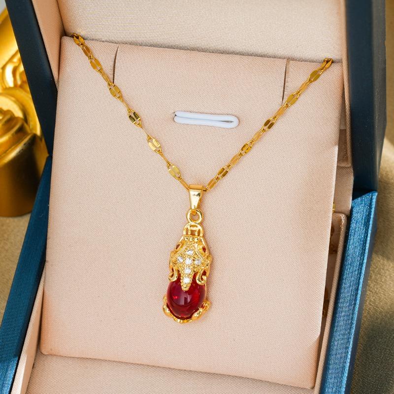 Red Agate Pixiu Titanium Steel Necklace for Women Light Luxury Wealth Attracting Pendant Chain Versatile Accessory